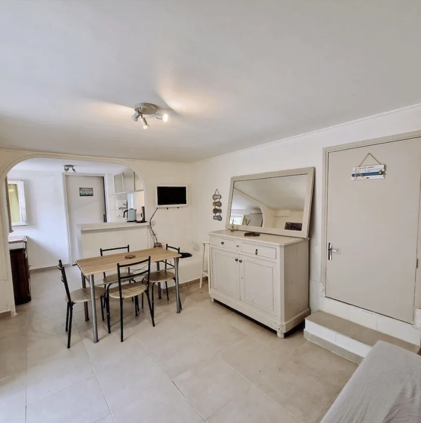 Appartement avec séjour et espace repas à Saint-Raphaël
