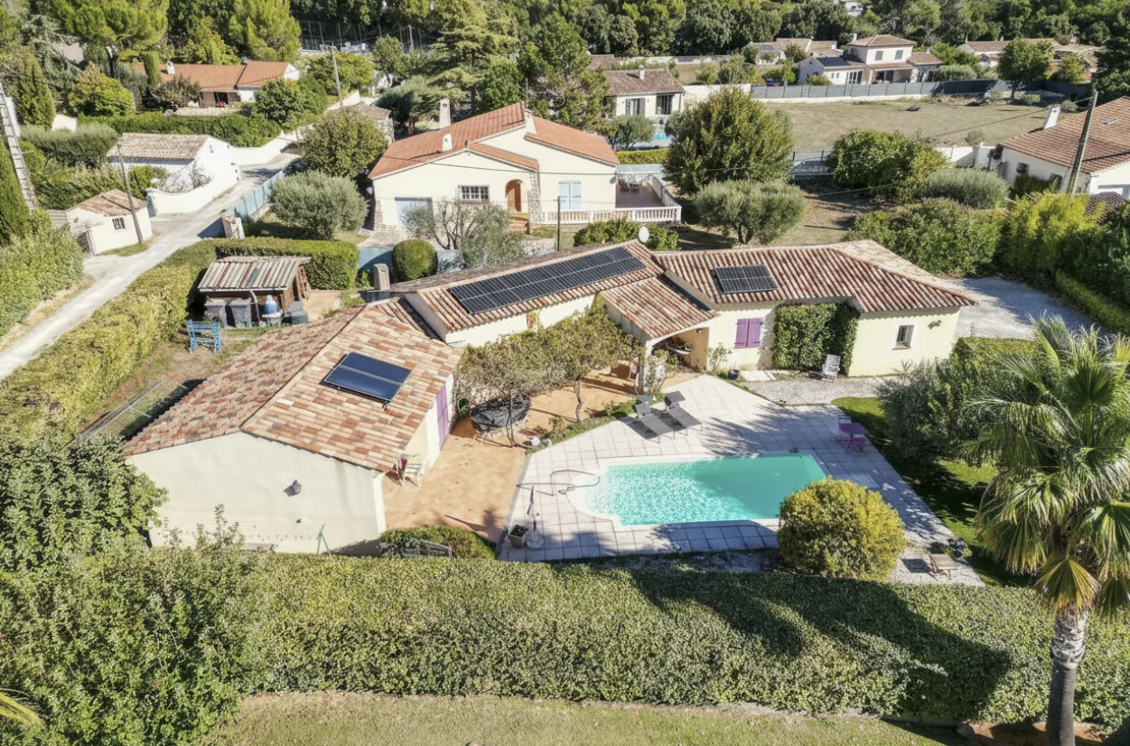 Villa de plain-pied avec piscine à Le Muy